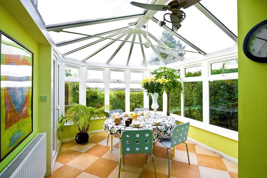 Angel View Bed & Breakfast Guildford Exterior photo