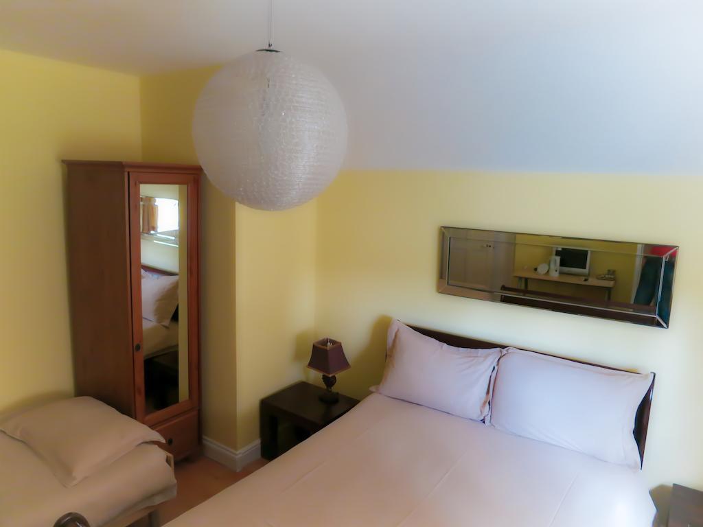 Angel View Bed & Breakfast Guildford Room photo